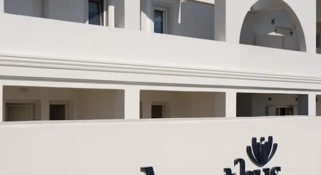 Acanthus Oia-Suites With Private Hot Tub