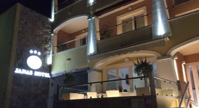 Janas Hotel
