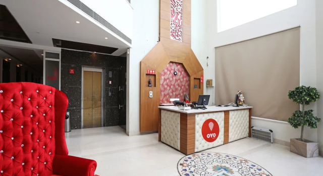 OYO 9532 Hotel Q-Cent, Забронировать Отель Отели Гургаон с бассейном, рядом с Management Development Institute, Бассейн