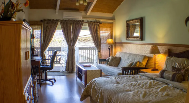 Chilled Coconut-steps To Beach! Free Wifi & Phone Studio Bedroom Condo