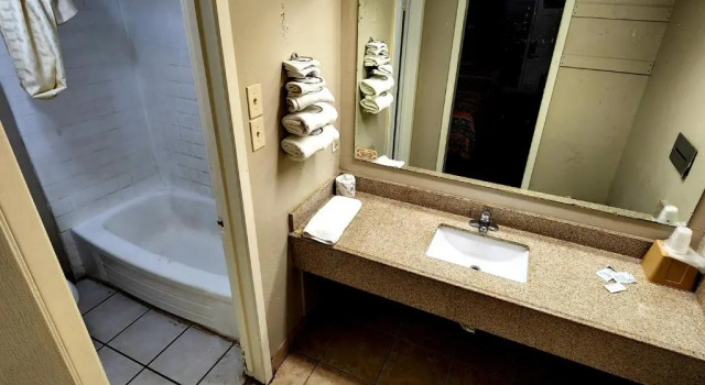 Номер Standard Alice Motor Inn