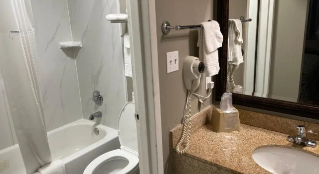 Четырёхместный номер Standard Homegate Inn And Suites
