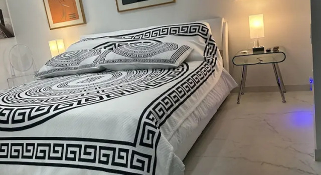 Люкс Men only clothing option guesthouse near Wilton Manors
