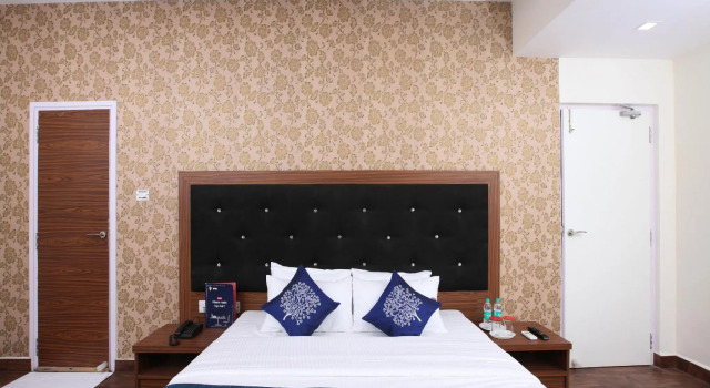 Capital O 14043 Hotel Star Holiday