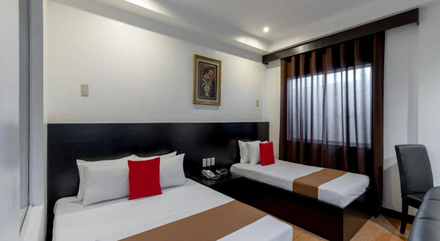 Люкс Deluxe Check Inn Hotel Dumaguete City by RedDoorz