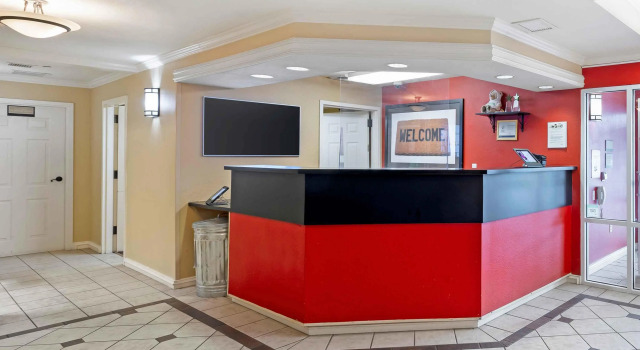 Extended Stay America Suites - St Louis - Westport - Central, Забронировать Отель Мэриленд-Хайтс Миссури