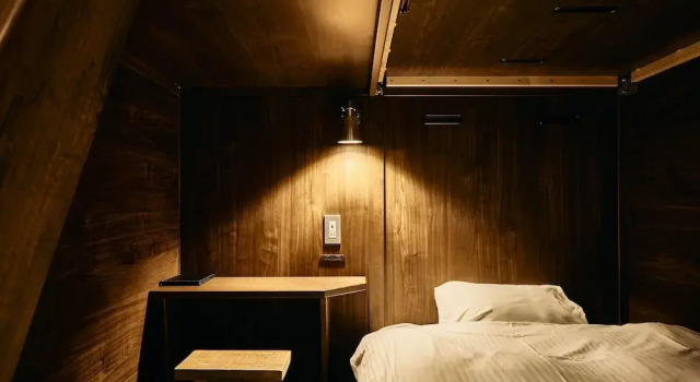 Кровать в общем номере Kyoto Guesthouse HIVE