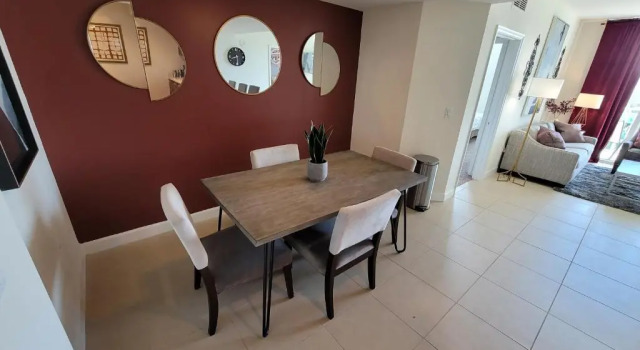 2br2bd, Downtown, Cal King, Rezerwuj Hotel Hotele w Palm Beach County z basenem, Basen