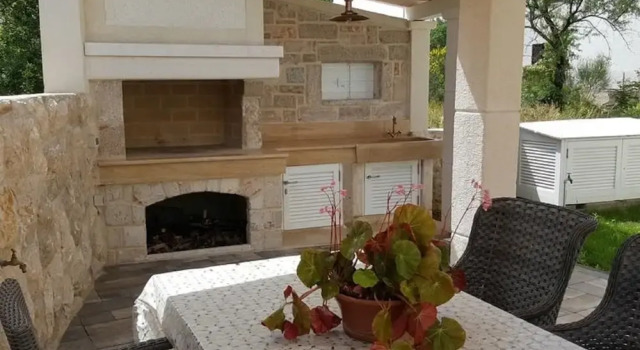 Апартаменты Apartments Villa Rustica ST - Two-Bedroom Apartment with Balcony and Shared Pool prizemlje