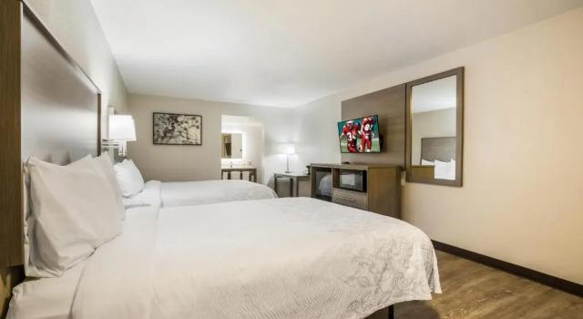 Четырёхместный номер Standard Days Inn by Wyndham Chula Vista-San Diego