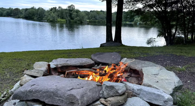 Коттедж Lakefront With Hot Tub Mins2 Camelback Ski Resort