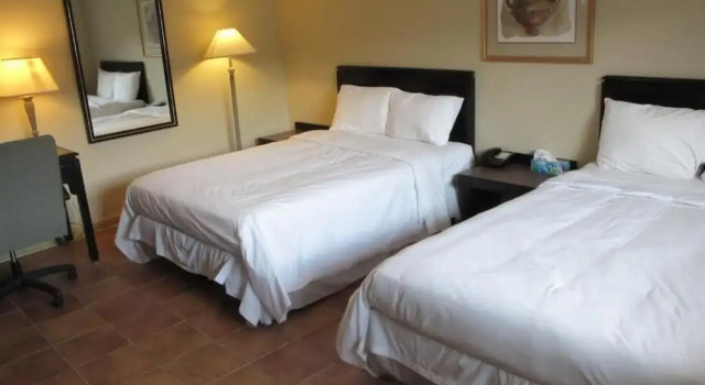 Четырёхместный номер Standard iCheck Inn Motel Windsor