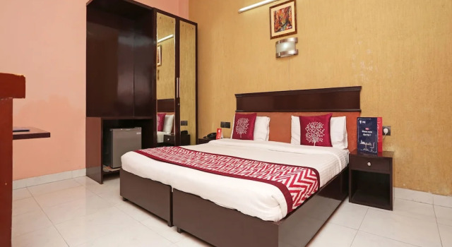 Pitrashish Aashray Hotel, Забронировать Отель Гургаон Gurgaon Region, рядом с Sikanderpur Rapid Metro