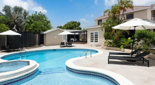 Luxe Retreat With Private Pool - The June 4 Bedroom Villa, Réserver Villa Villas à Christ Church, Villa