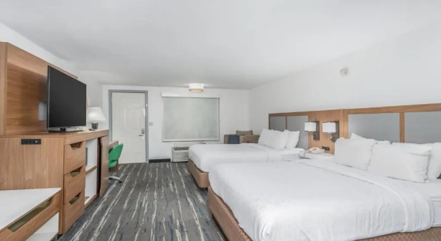 Двухместный номер Superior Crossroads Inn & Suites