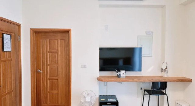 Трёхместный номер Comfort с балконом и с видом на горы Gardenstay