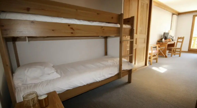 Семейный номер Standard с балконом Hotel Vancouver