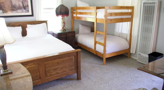 Четырёхместный номер Standard с видом на горы Yosemite Bug Rustic Mountain Resort