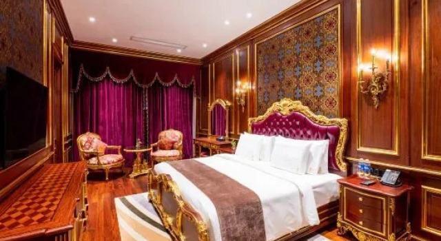 Двухместный люкс Grand с видом на город V V Hotel Battambang