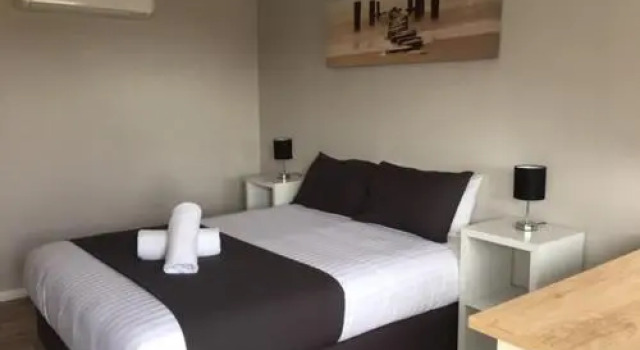 Nullarbor Roadhouse, Book Hotel Hotels in Eucla with a Pool, Swimming Pool