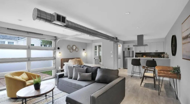 Апартаменты Super chic & modern studio apt - in the heart of San Marco!