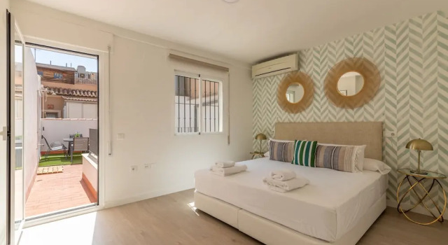 Апартаменты Premier Thyssen Boutique Apartments by Caleta Homes