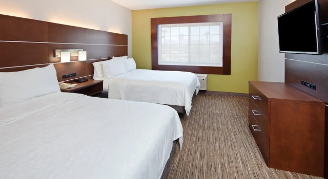 Четырёхместный люкс Holiday Inn Express & Suites Rancho Mirage - Palm Spgs Area by IHG
