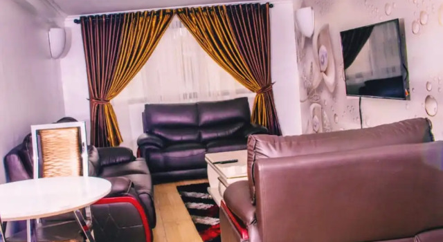 Ivon Suites