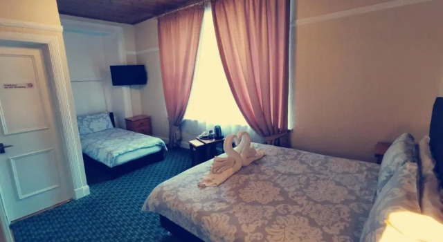 Трёхместный номер Standard Victoria Hotel