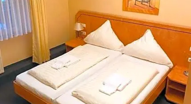 Hotel Friedenseiche, Забронировать Отель Нойкирхен-Флюн Lower Rhine