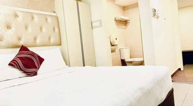Sandpiper Hotel