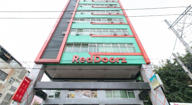 RedDoorz near Quiapo Church Manila