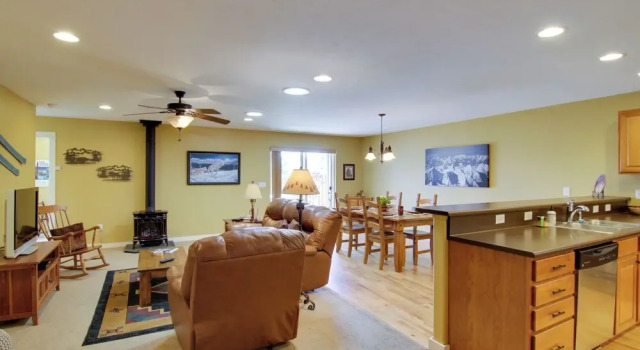 Апартаменты Bozeman Condo w/ Grill ~ 2 Mi to Hot Springs!