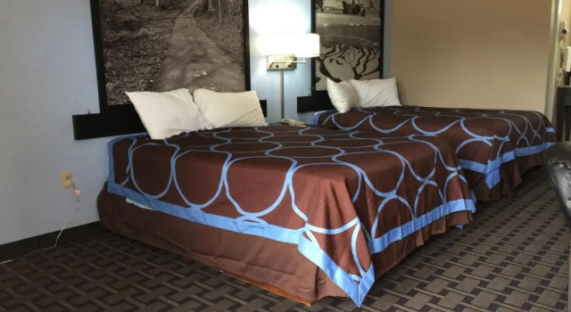 Четырёхместный номер Standard Super 8 by Wyndham Lakeland