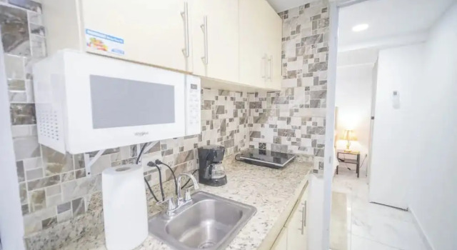 Апартаменты c 1 комнатой с видом на город 2 Guests 1bed Studio 3min To Beach And Main Street