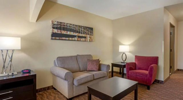 Номер Deluxe Best Western Plus Capital Inn