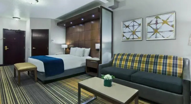 Люкс с видом на реку Oxford Suites Spokane Downtown