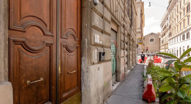 4-bdr Apt Among Colosseum&termini 10-people, Забронировать Апартаменты/квартира Апартаменты Рима, рядом с Piazza San Giovanni in Laterano, Апартаменты/квартира