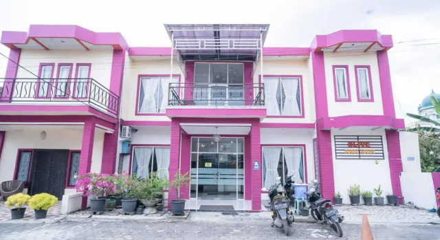 RedDoorz near Uniska Banjarmasin, Book Hotel Banjarmasin 