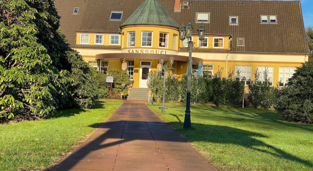 Hotel Sanssouci, Забронировать Отель Вальсроде Люнебургская пустошь