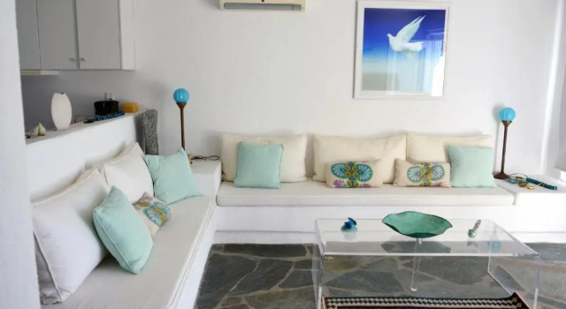 Romantic and cozy house on the waterfront in Koundouros, Kea