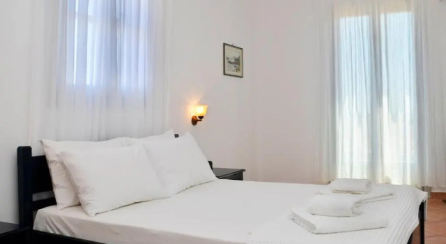 Номер Standard Petros Rooms