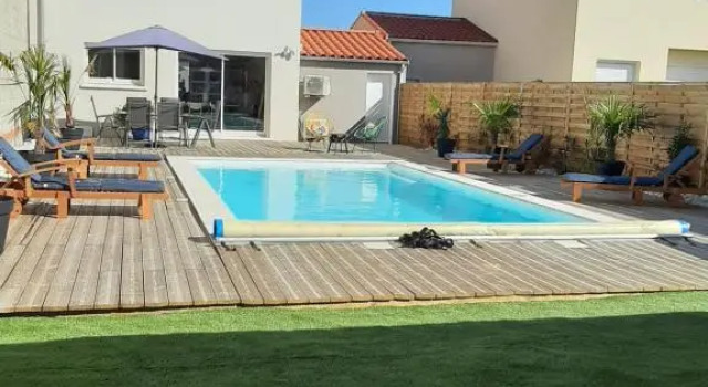 Коттедж Villa La Palmeraie avec piscine terrasse Poolhouse
