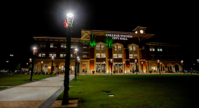 Holiday Inn Express & Suites Bryan - College Station by IHG, Buchen Sie Hotel College Station Texas