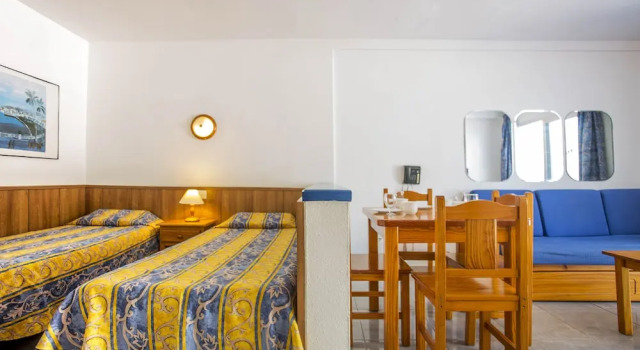 Студия Standard с балконом Apartamentos Puerto Colon Club