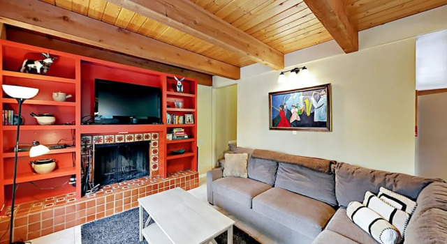 West Vail Condo with Shared Hot Tub by RedAwning, Забронировать Апартаменты/квартира Отели Вейл с парковкой, Парковка