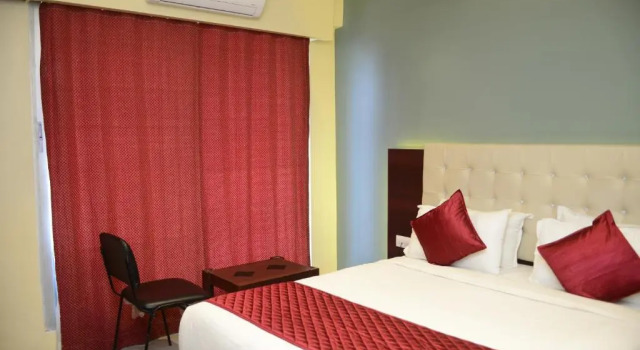 Номер Superior Hotel Malad Inn opposite Malad Railway Station