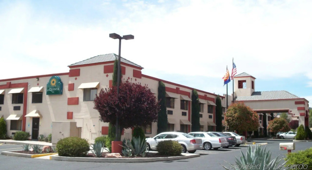 Holiday Inn Express Sedona by IHG, Book Hotel Hoteller i Oak Creek med parkering, Parkering
