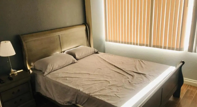 Amazing Spare Bedroom in Shared 2/B Condo Behind Convention Center, Boek Hotel Hotels in Missouri met zwembad, Zwembad