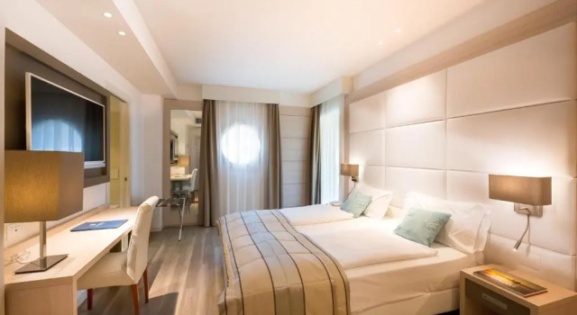 Двухместный номер Superior International Beach Hotel